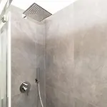 Guesthost - Cenisia District Perosa Roomy Flat Appartement *
