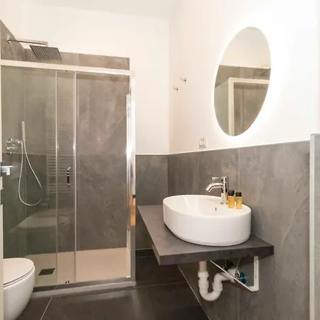 Cenisia District Perosa Roomy Flat Lejlighed Torino