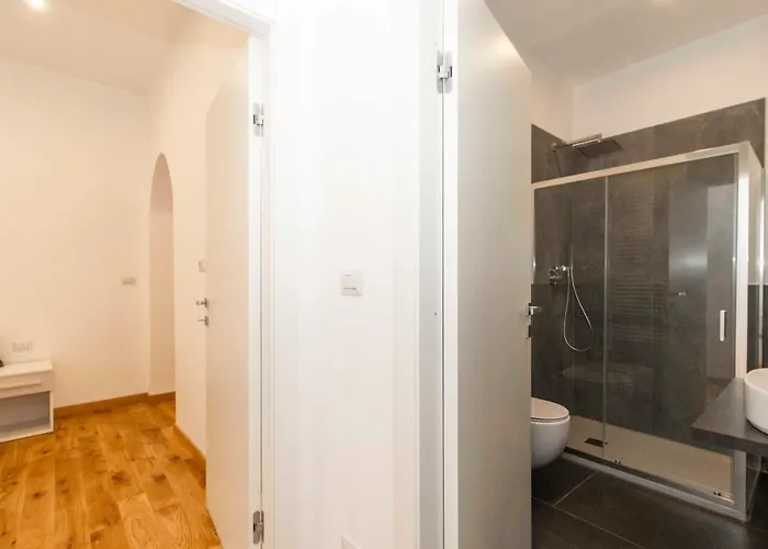 Guesthost - Cenisia District Perosa Roomy Flat * 토리노