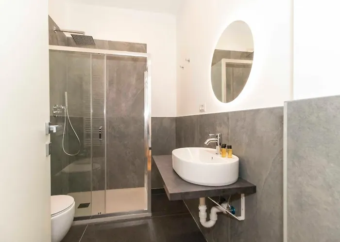 Guesthost - Cenisia District Perosa Roomy Flat Appartamento Torino