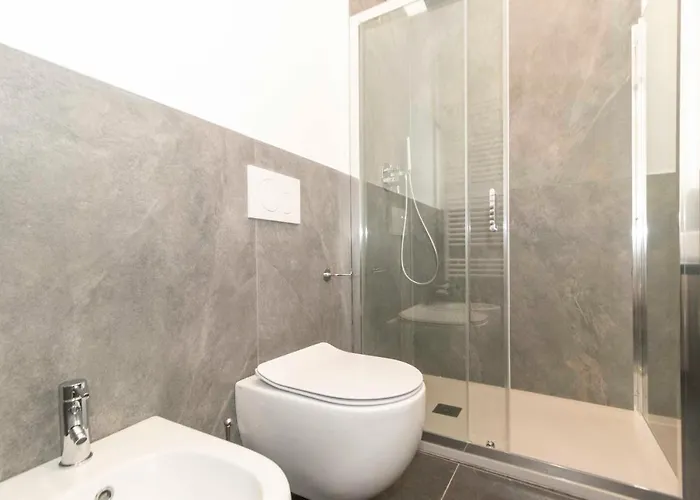 Guesthost - Cenisia District Perosa Roomy Flat * 토리노