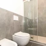 Guesthost - Cenisia District Perosa Roomy Flat * Torino