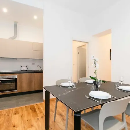 公寓 Guesthost - Cenisia District Perosa Roomy Flat