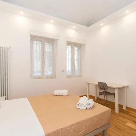 公寓 Guesthost - Cenisia District Perosa Roomy Flat *