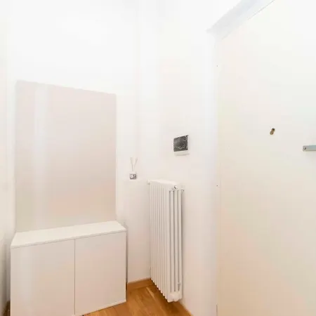 公寓 Guesthost - Cenisia District Perosa Roomy Flat