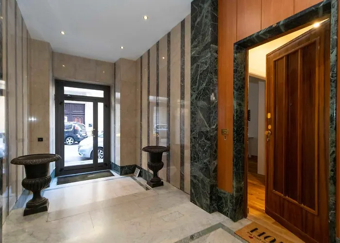 Guesthost - Cenisia District Perosa Roomy Flat Apartment *